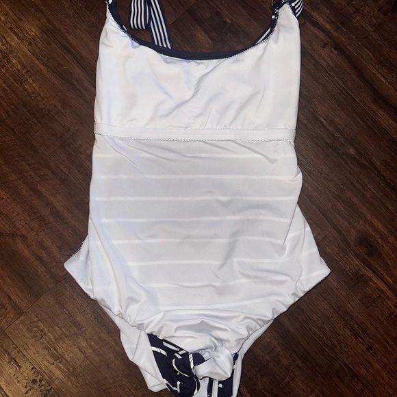 Nautica Women's Cross Back One Piece Swimsuit Navy & White Stripe X-Large NWOT - Picture 10 of 13